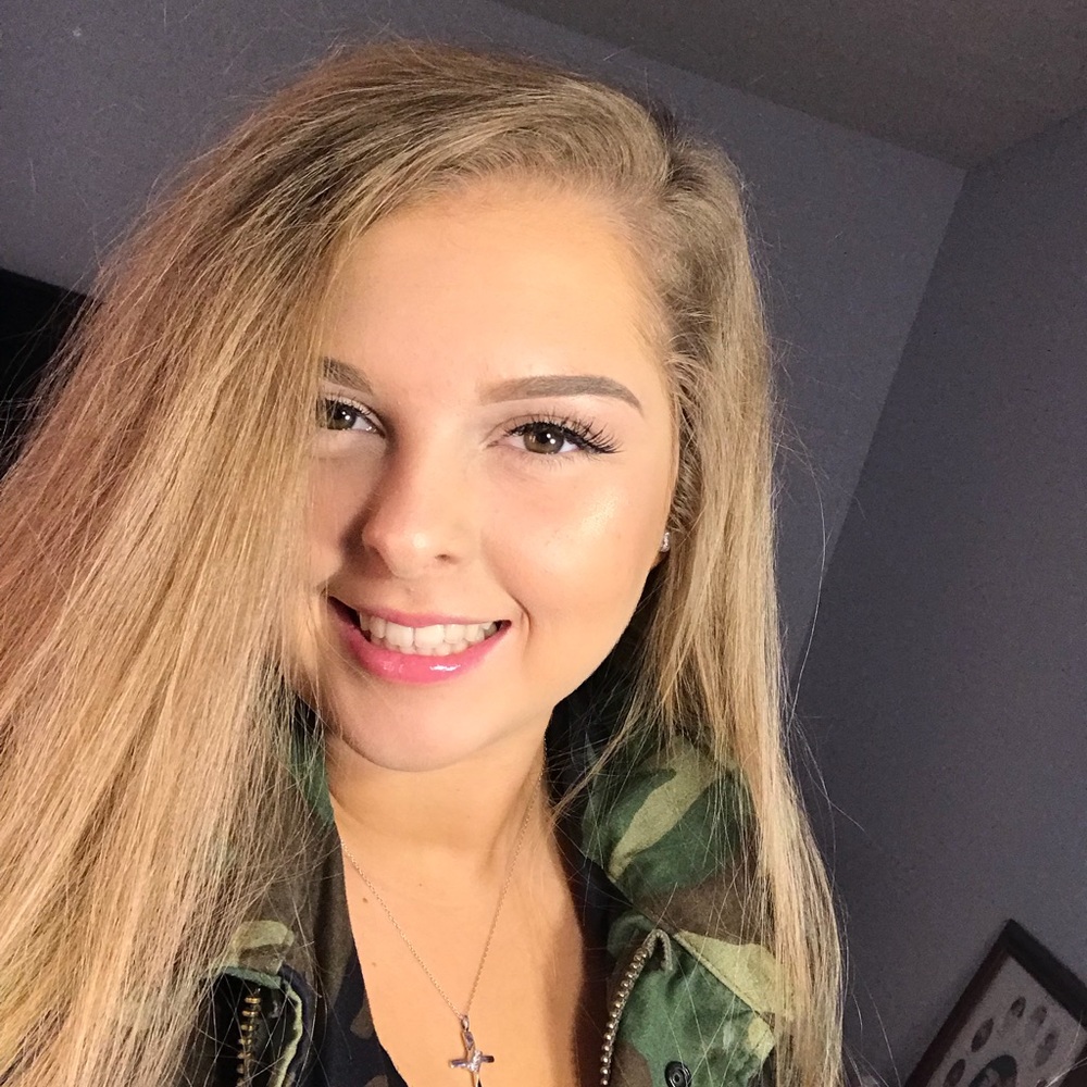 Meet the posher, Courtney